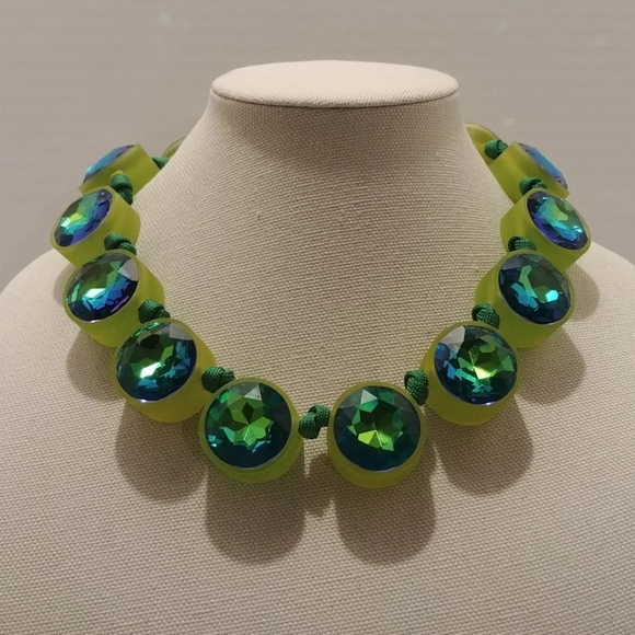 Handmade Crystal Necklace Color Shifting Lime Emerald Bright Kelly Green - Picture 3 of 5